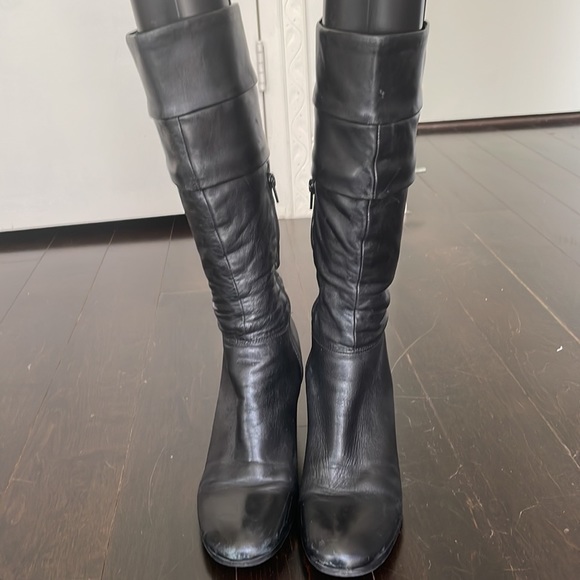 ALDO black leather wedged boot w/inside zip and upper cuff size 39 - Picture 9 of 9